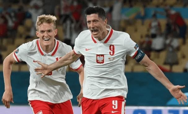 丹麦vs捷克第一球裁判预判